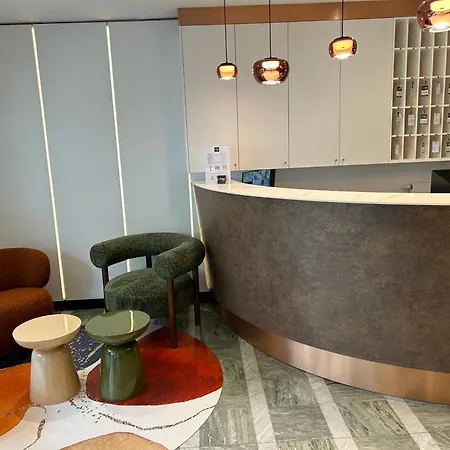 Cit'hotel L'etape Сен-Флур