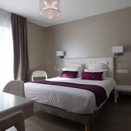 Отель Cit'hotel L'etape Сен-Флур